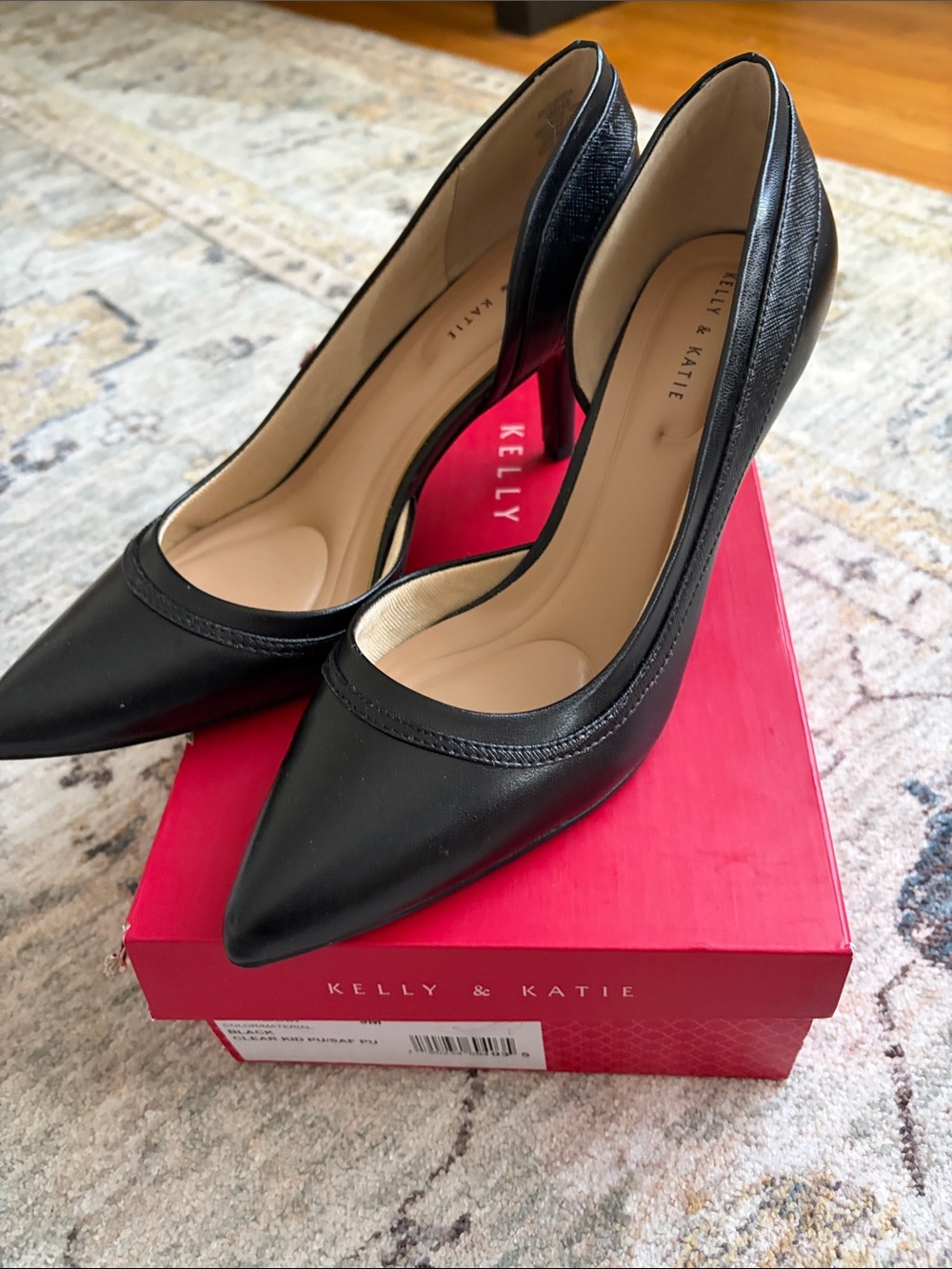 Kelly & Katie Black Pointed-Toe Leather Pumps